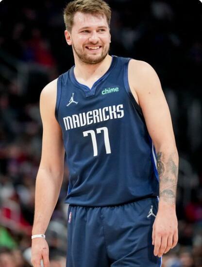 势大力沉的 势大力沉的